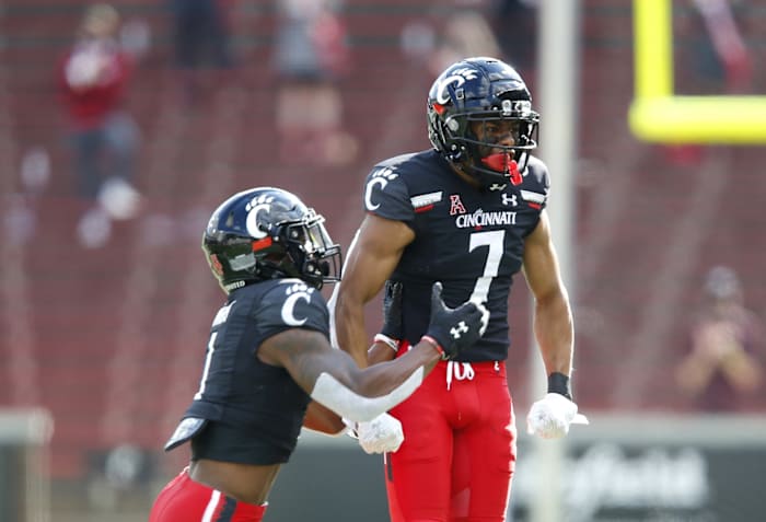 Cincinnati CB Coby Bryant celebrates interception